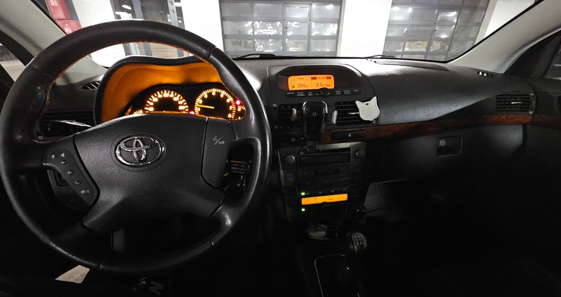 Toyota Avensis cena 13500 przebieg: 260000, rok produkcji 2005 z Katowice małe 211